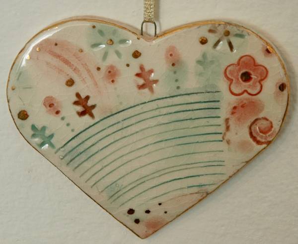 - a Ceramic by Sarah McCormack, measuring 8 x 9 cm (H x W) £16